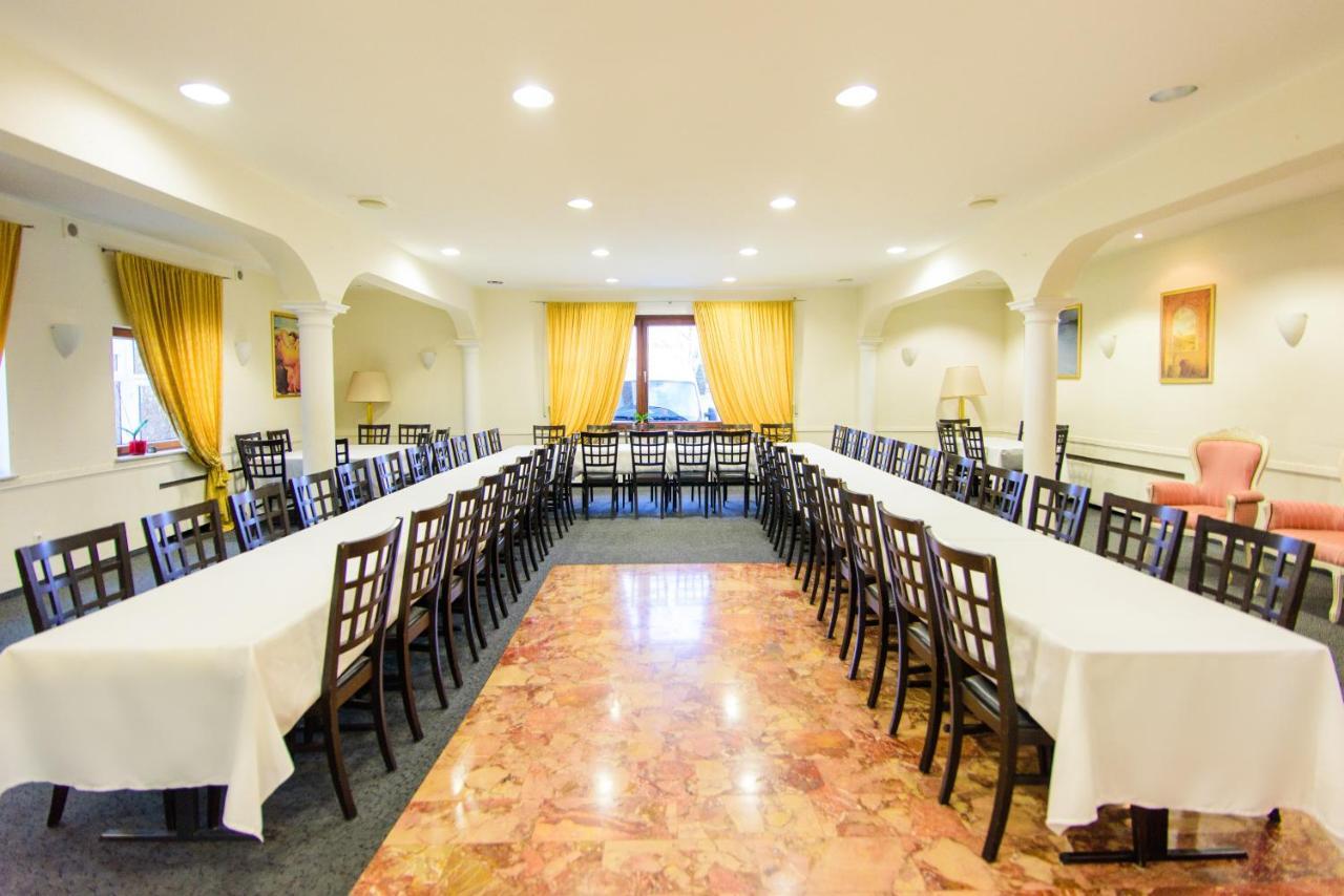 Bohn Hotel