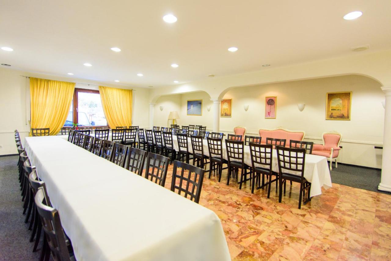 Bohn Hotel